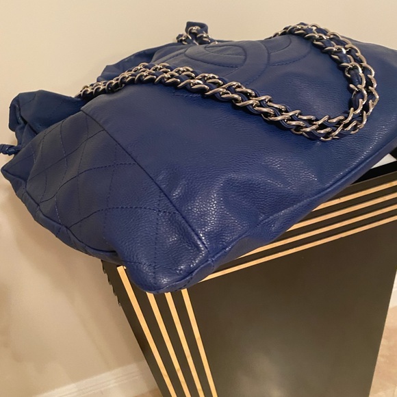 Chanel Large Blue Caviar Drawstring Tote Bag - Picture 13 of 16